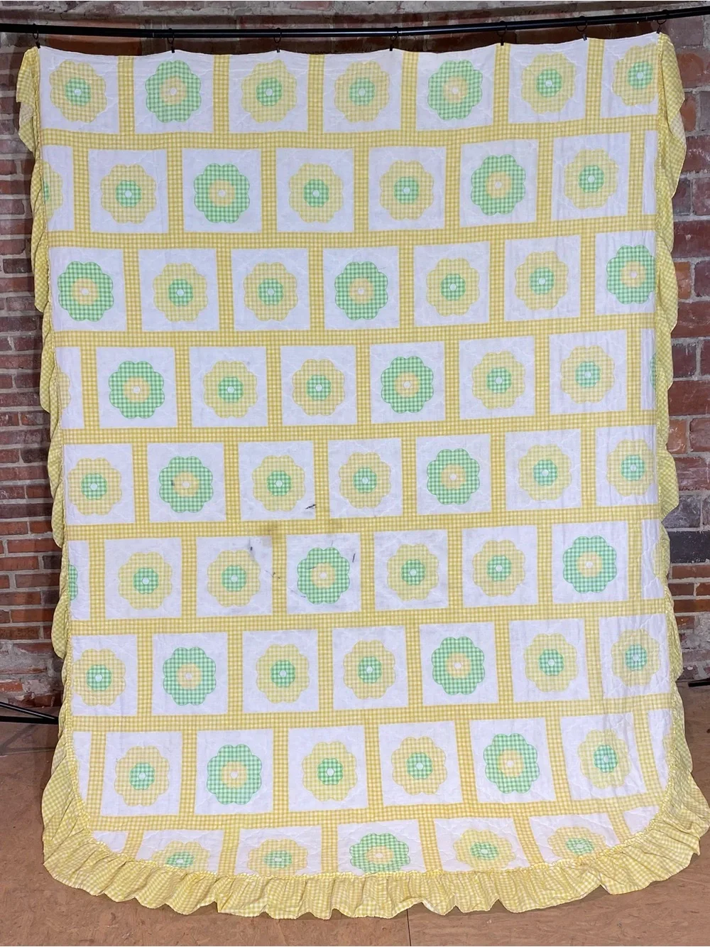 VTG 70s BRIGHT YELLOW GREEN GINGHAM FLORAL QUILTED BEDSPREAD 76” x 103” CUTTER